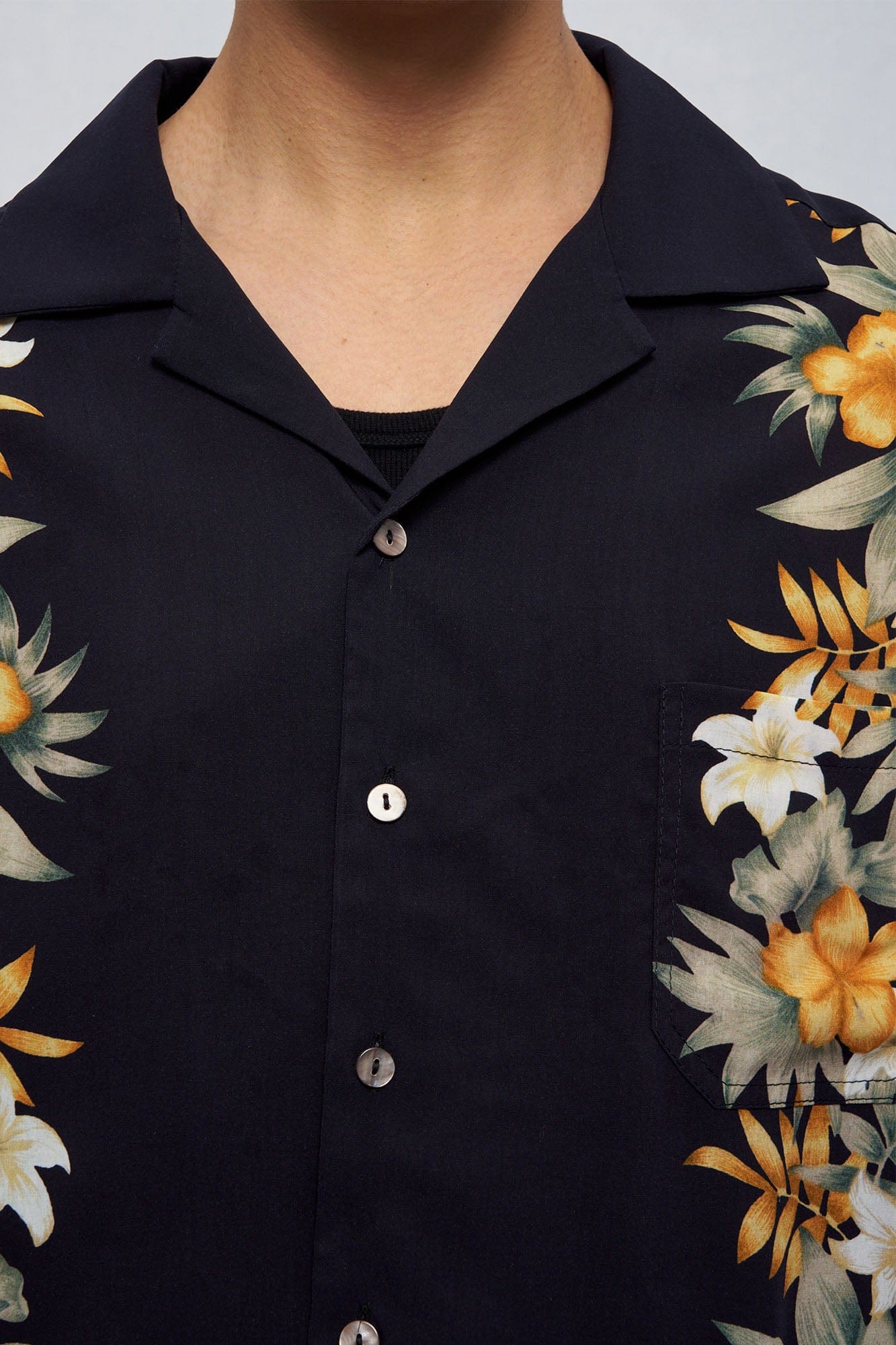 UNLIMITED MOTE Tropical Floral Cuban Hawaii Half Shirt