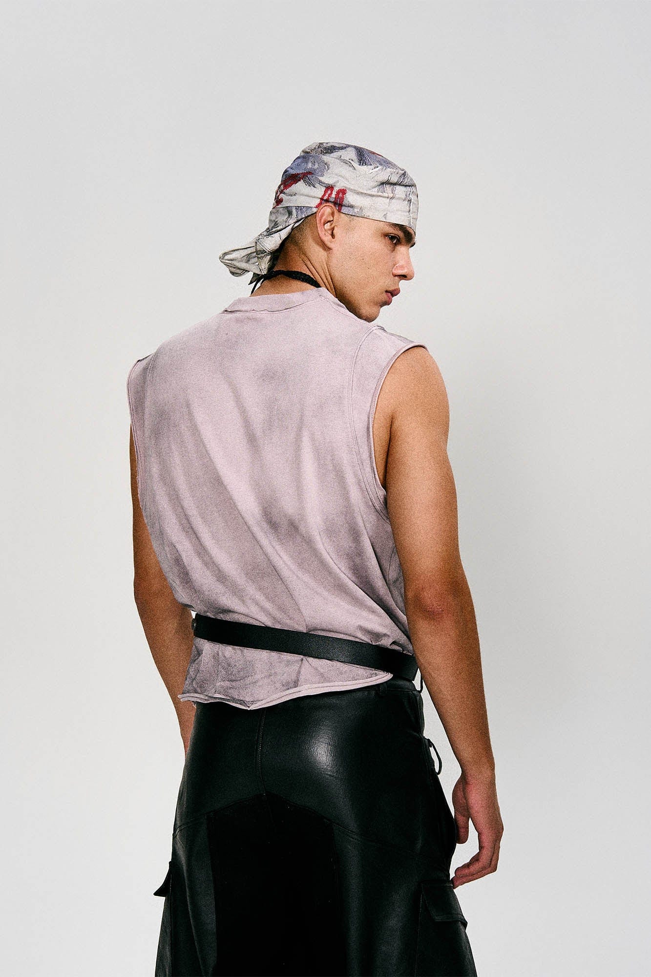 FLYERRER Distressed Cross Date-Print Sleeveless Tee
