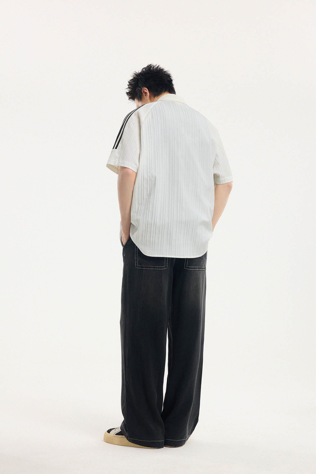 BONELESS Pinstriped Seersucker Raglan Half Shirt