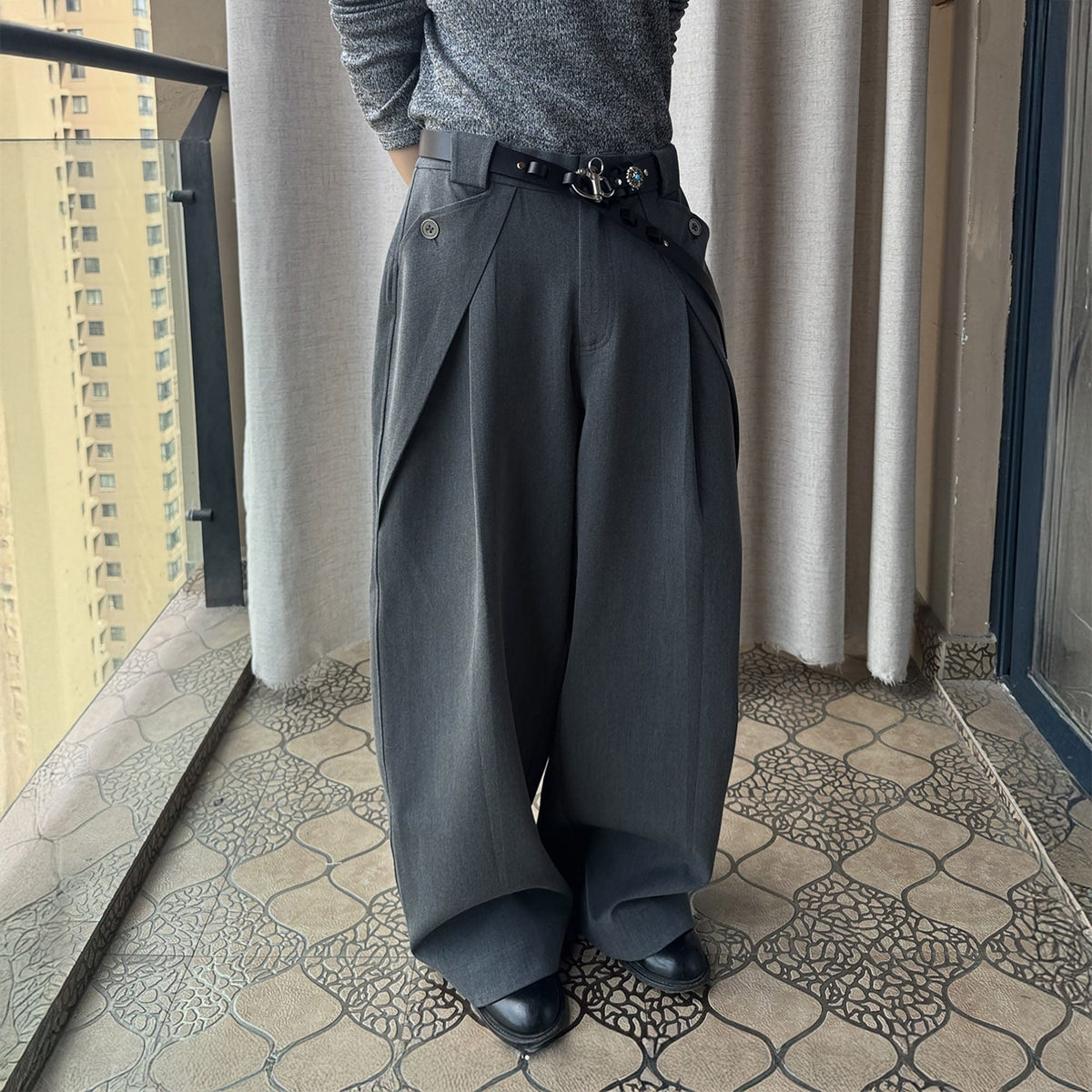 ESAIAS Triangle-Pleat Wide-Leg Trousers