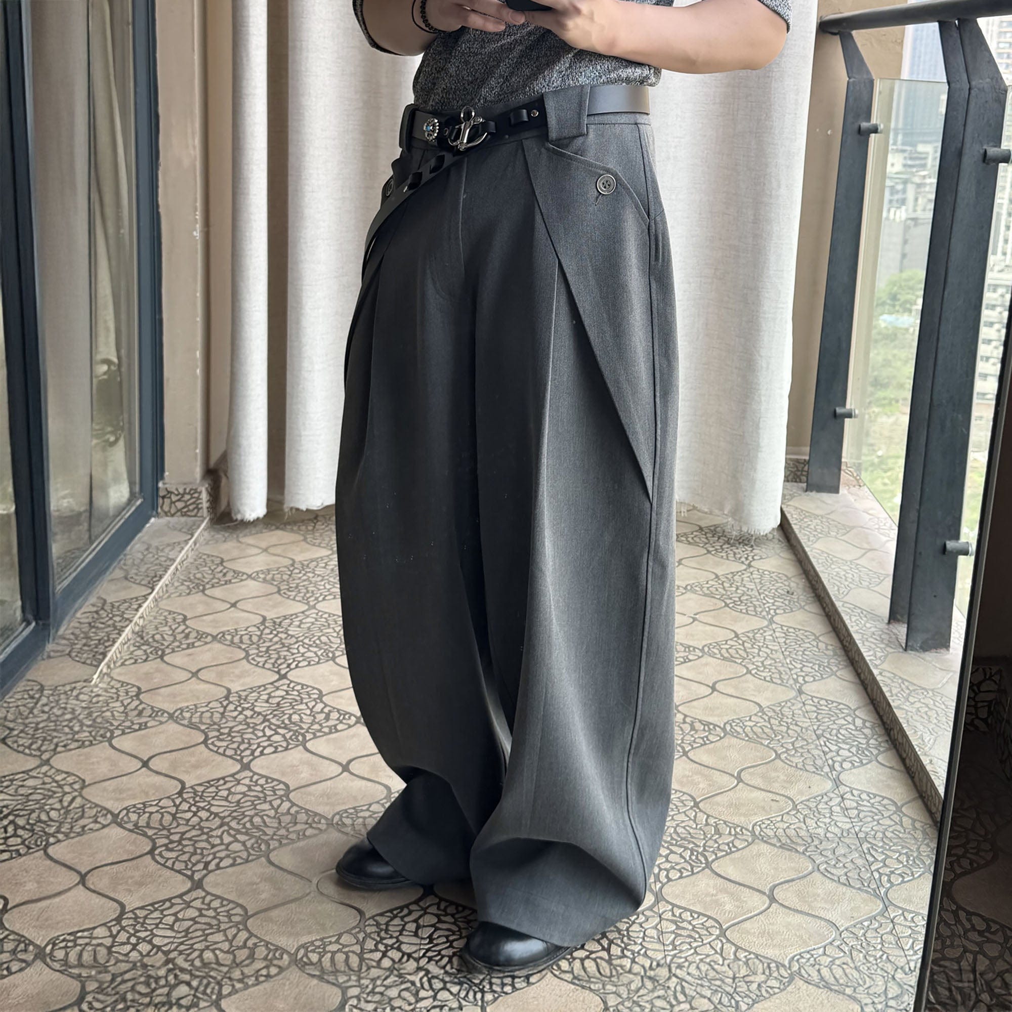 ESAIAS Triangle-Pleat Wide-Leg Trousers
