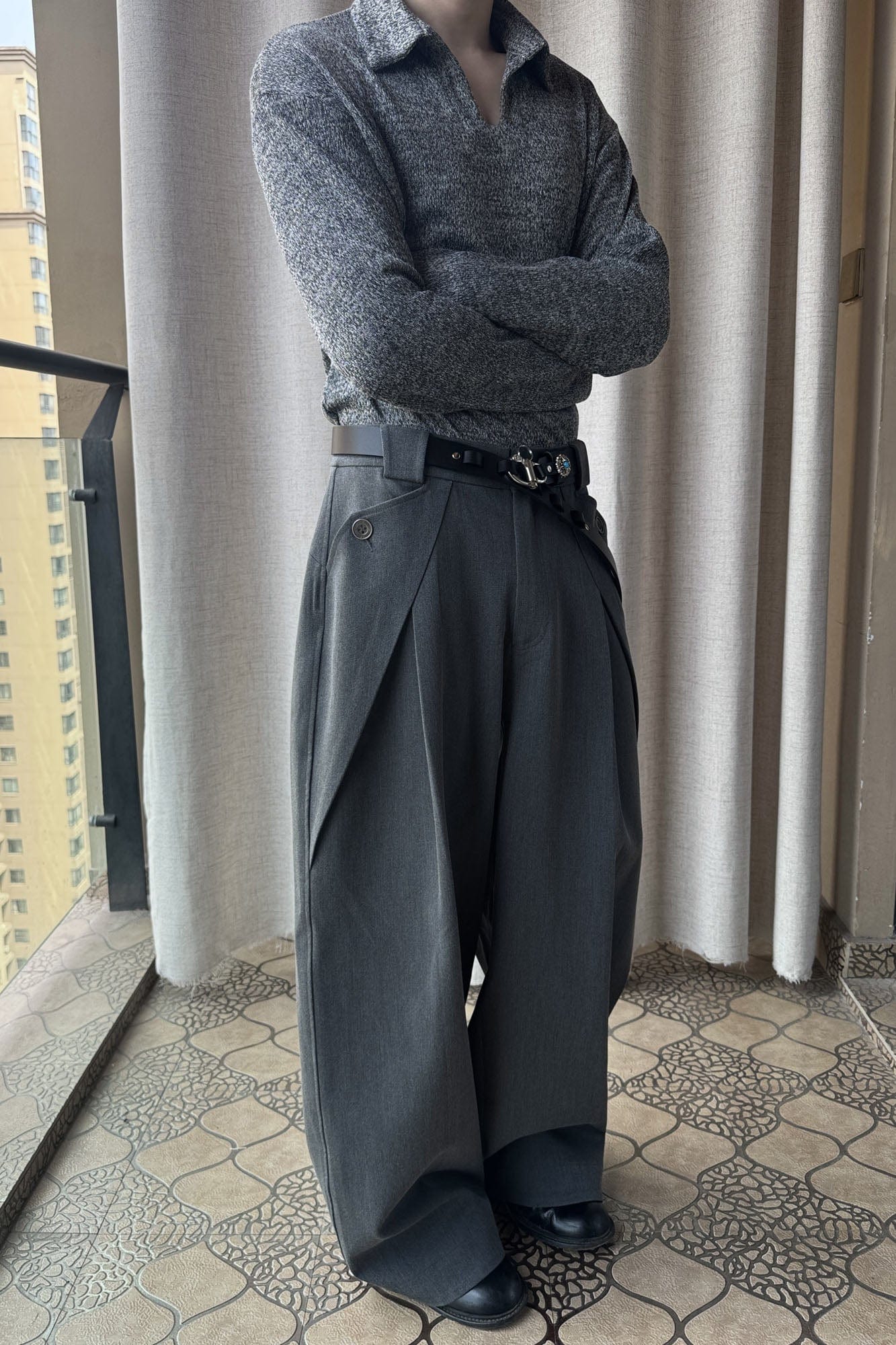 ESAIAS Triangle-Pleat Wide-Leg Trousers