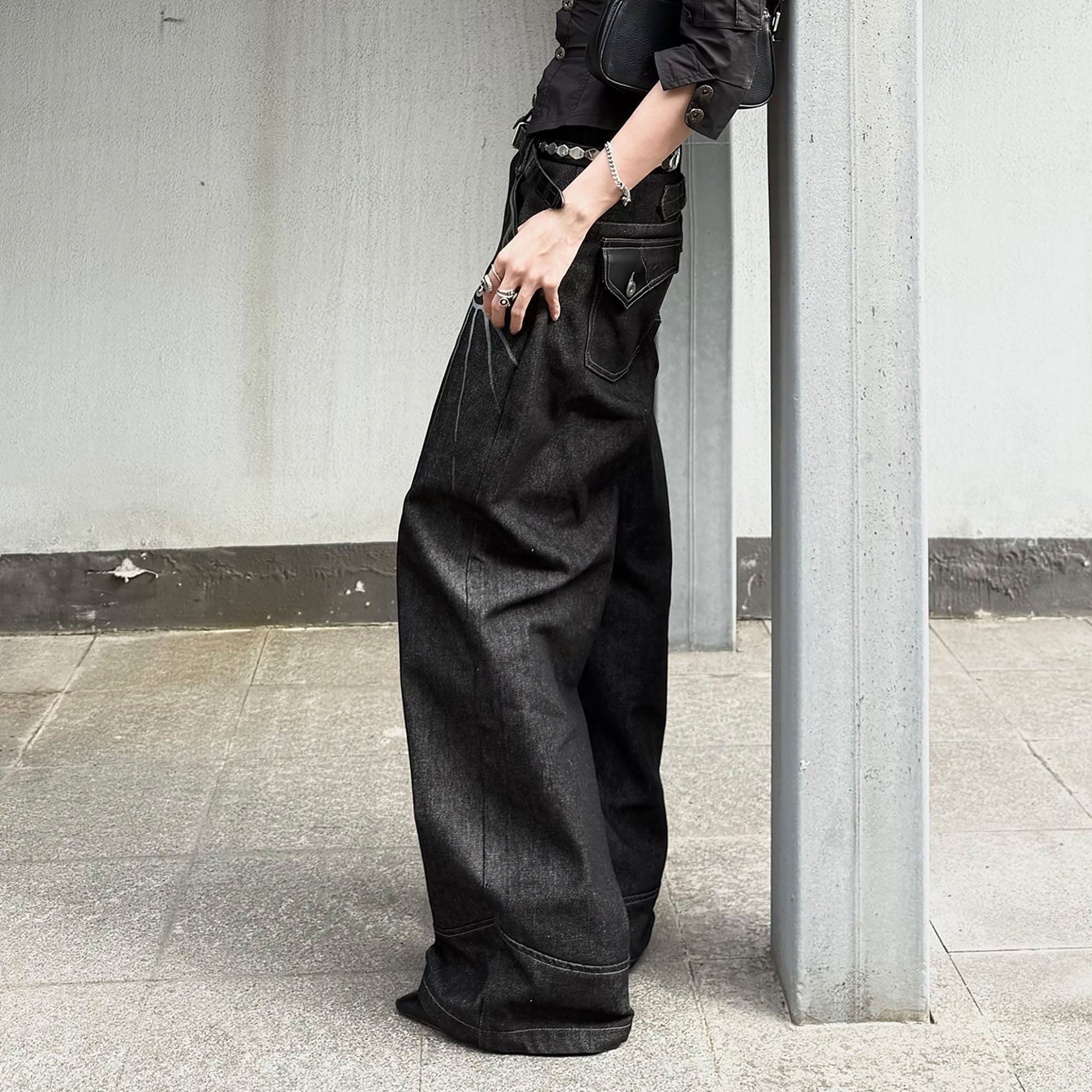 ESAIAS Phoenix Graphic Wide-Leg Raw Jeans