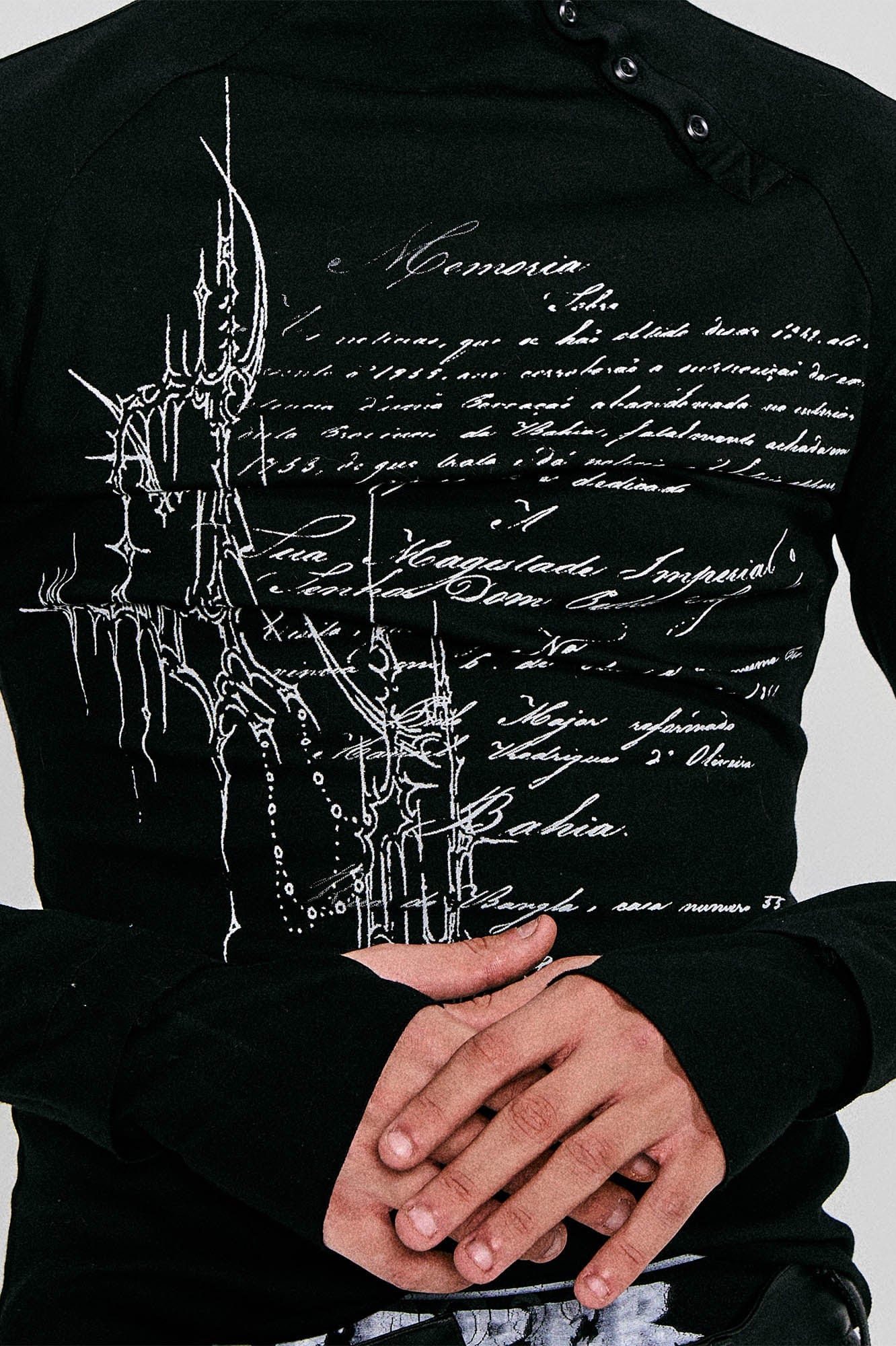 FLYERRER Gothic Script Graphic Asymmetrical Button Long-Sleeve Tee