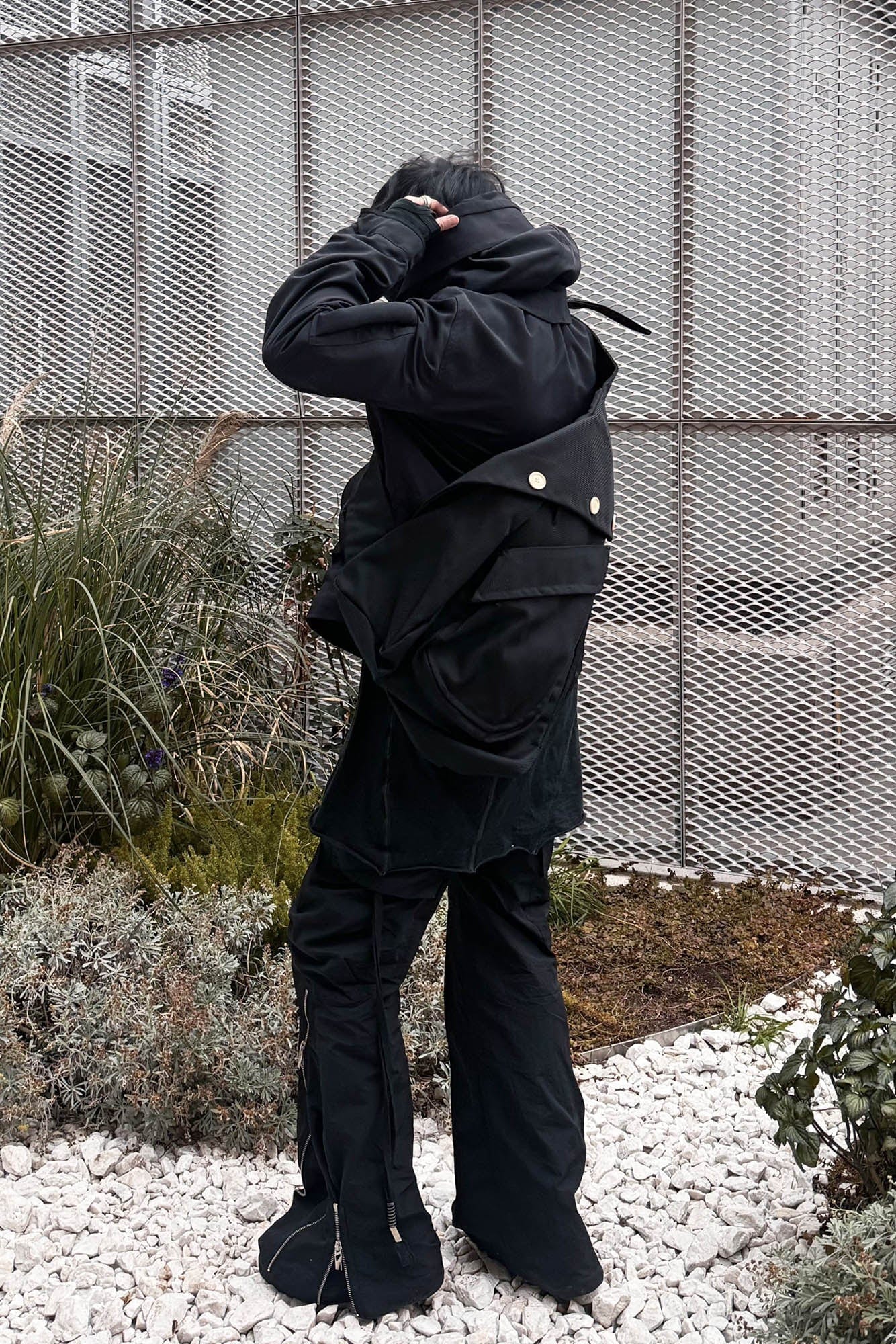 RELABEL Flared Multi-Zip Cargo Pants