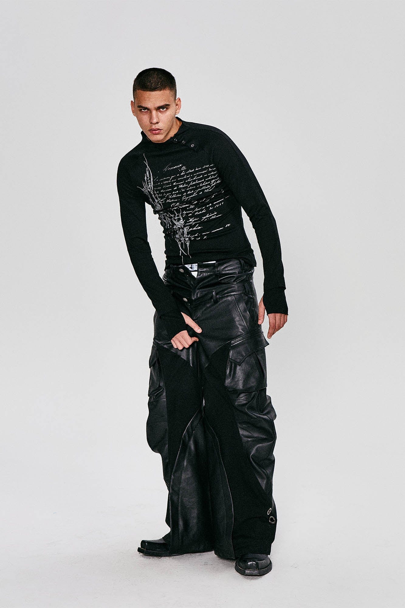 FLYERRER Gothic Script Graphic Asymmetrical Button Long-Sleeve Tee