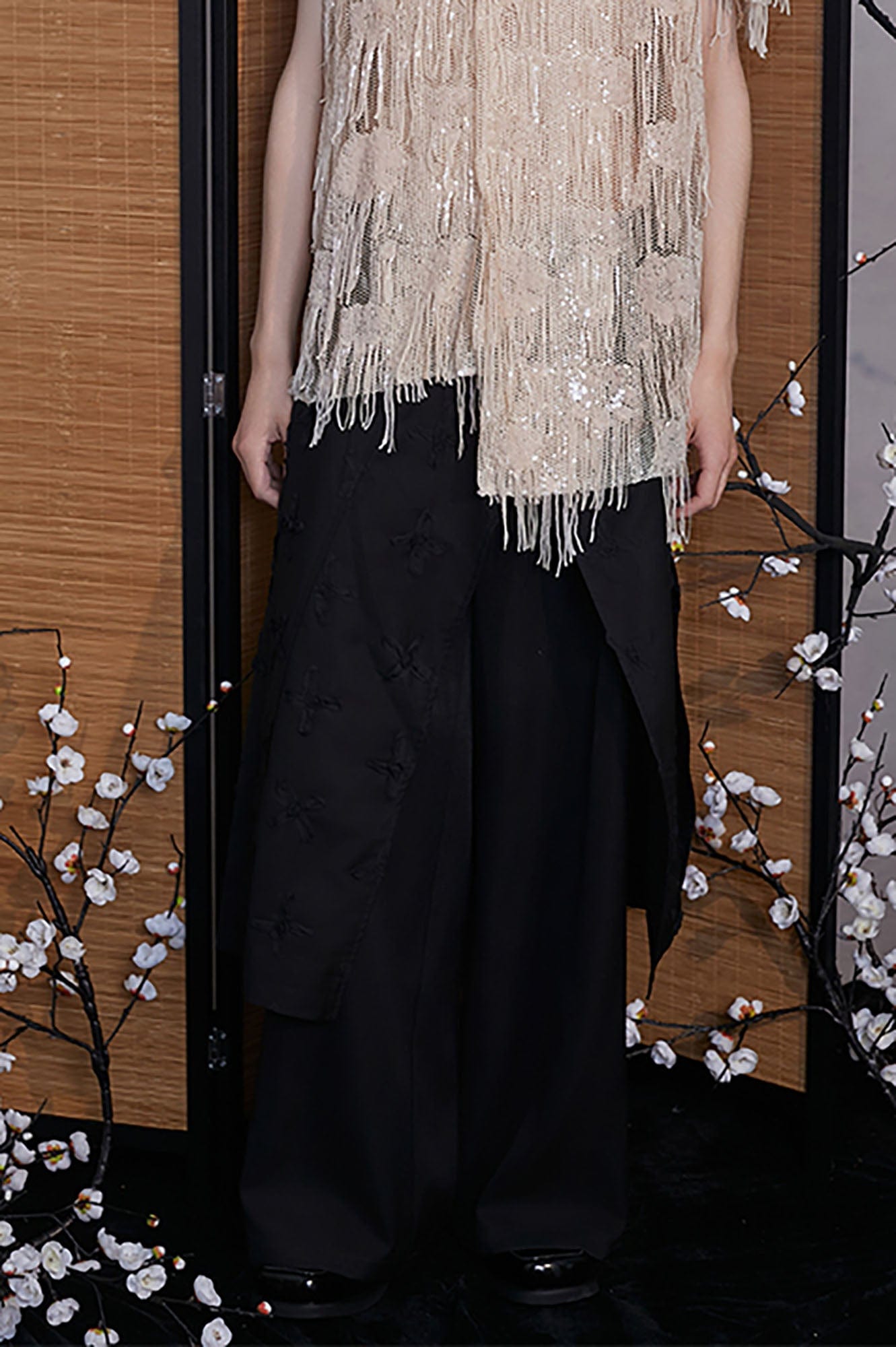 JIECHI Asymmetrical Bow Embroidery Slit Skort