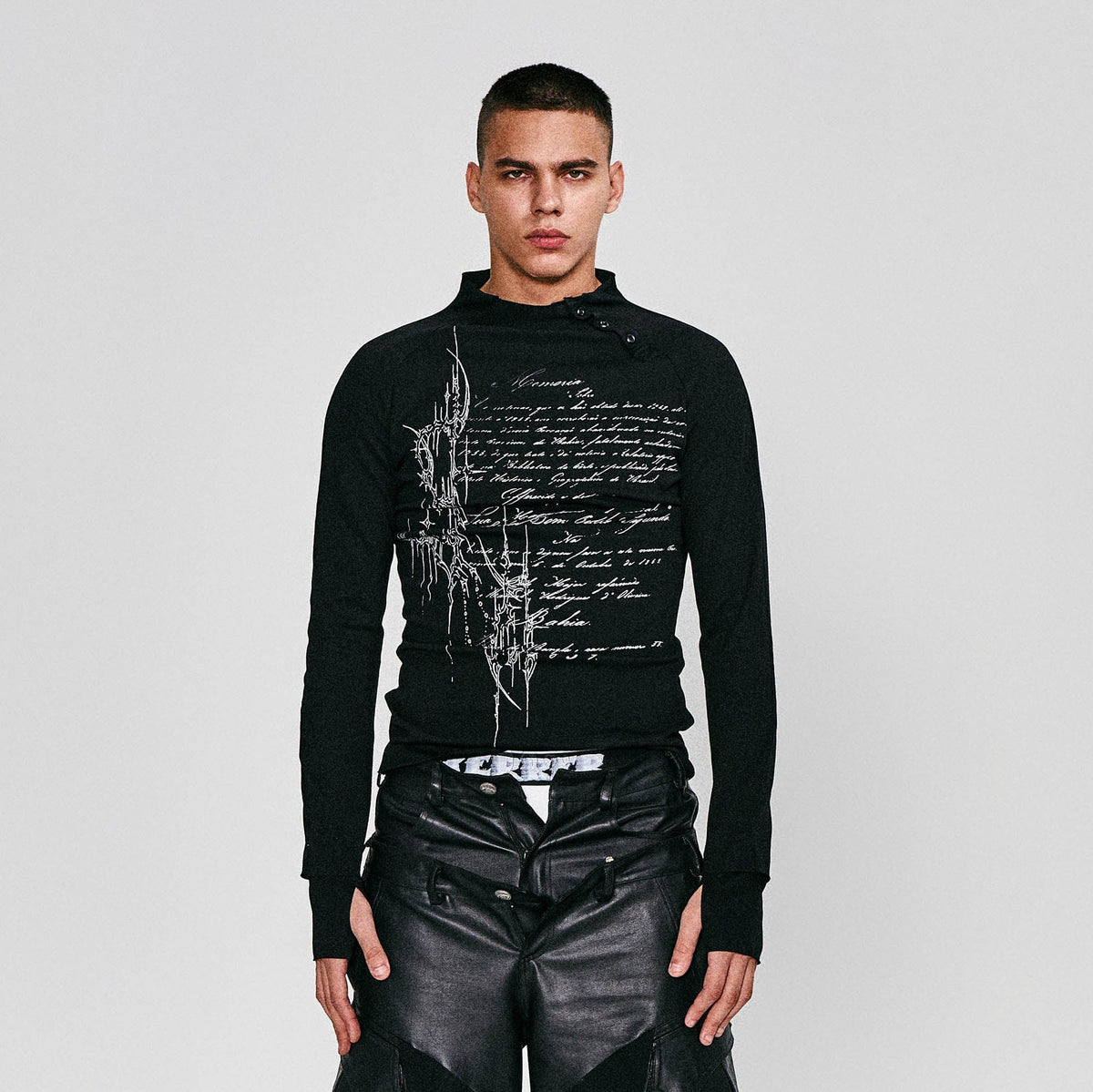 FLYERRER Gothic Script Graphic Asymmetrical Button Long-Sleeve Tee