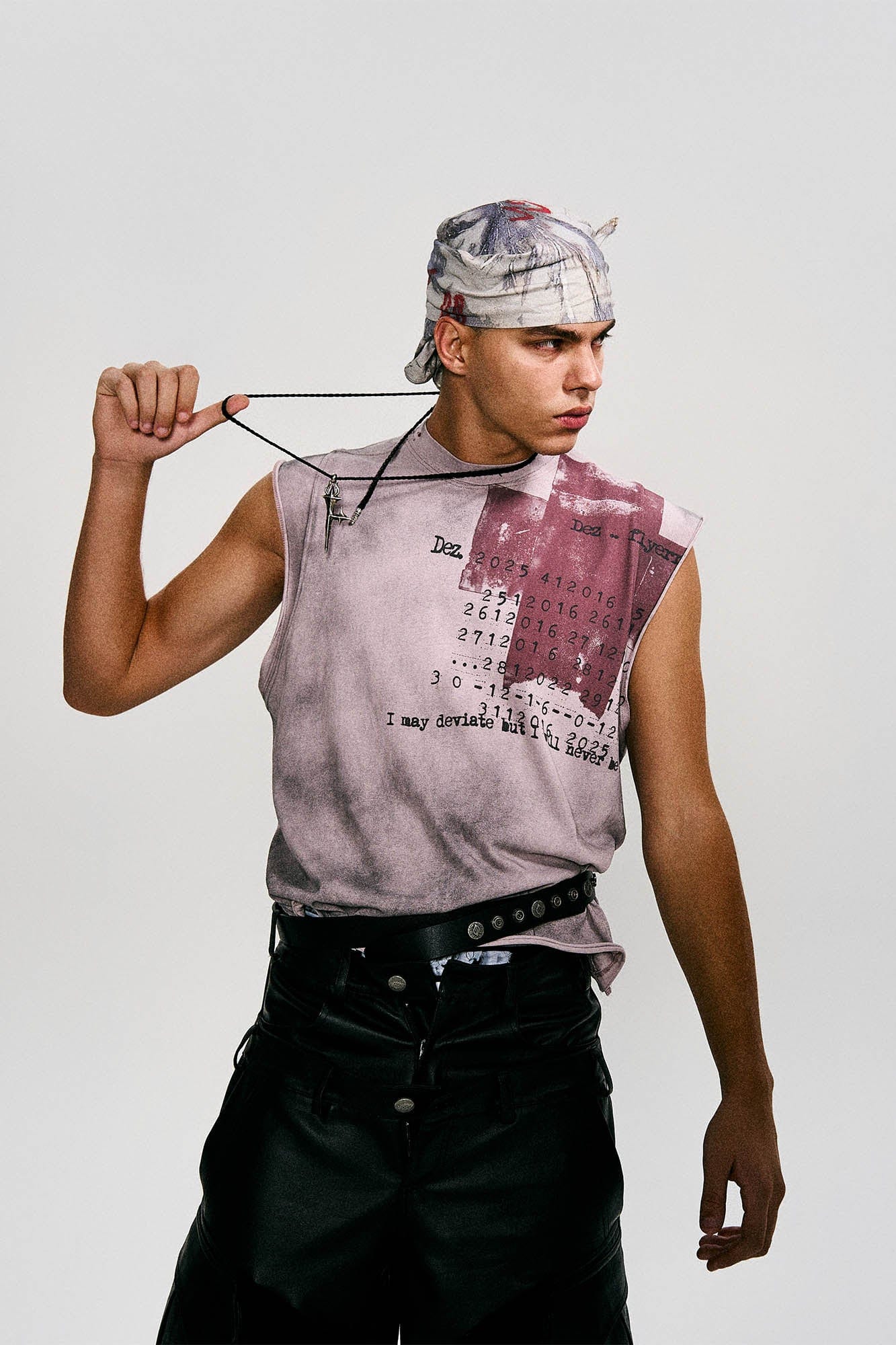 FLYERRER Distressed Cross Date-Print Sleeveless Tee