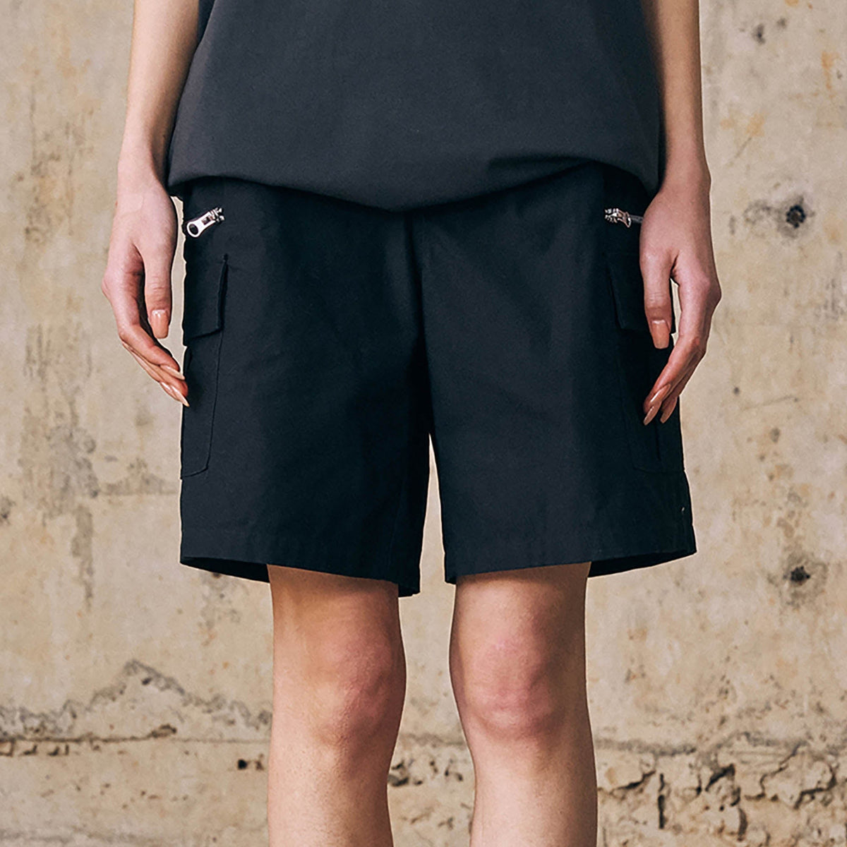 ENSHADOWER Modern Multi-Pocket Shorts