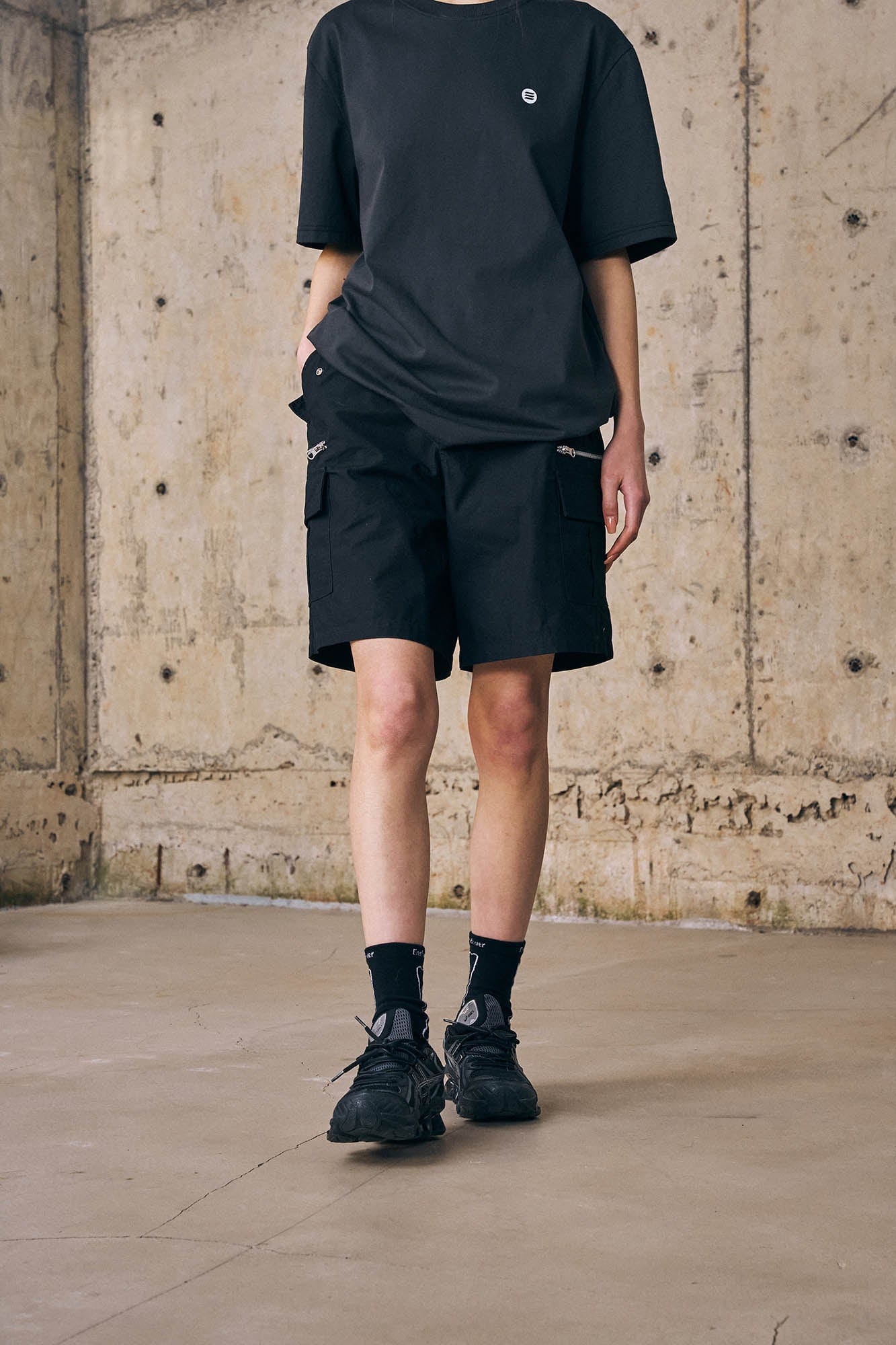 ENSHADOWER Modern Multi-Pocket Shorts
