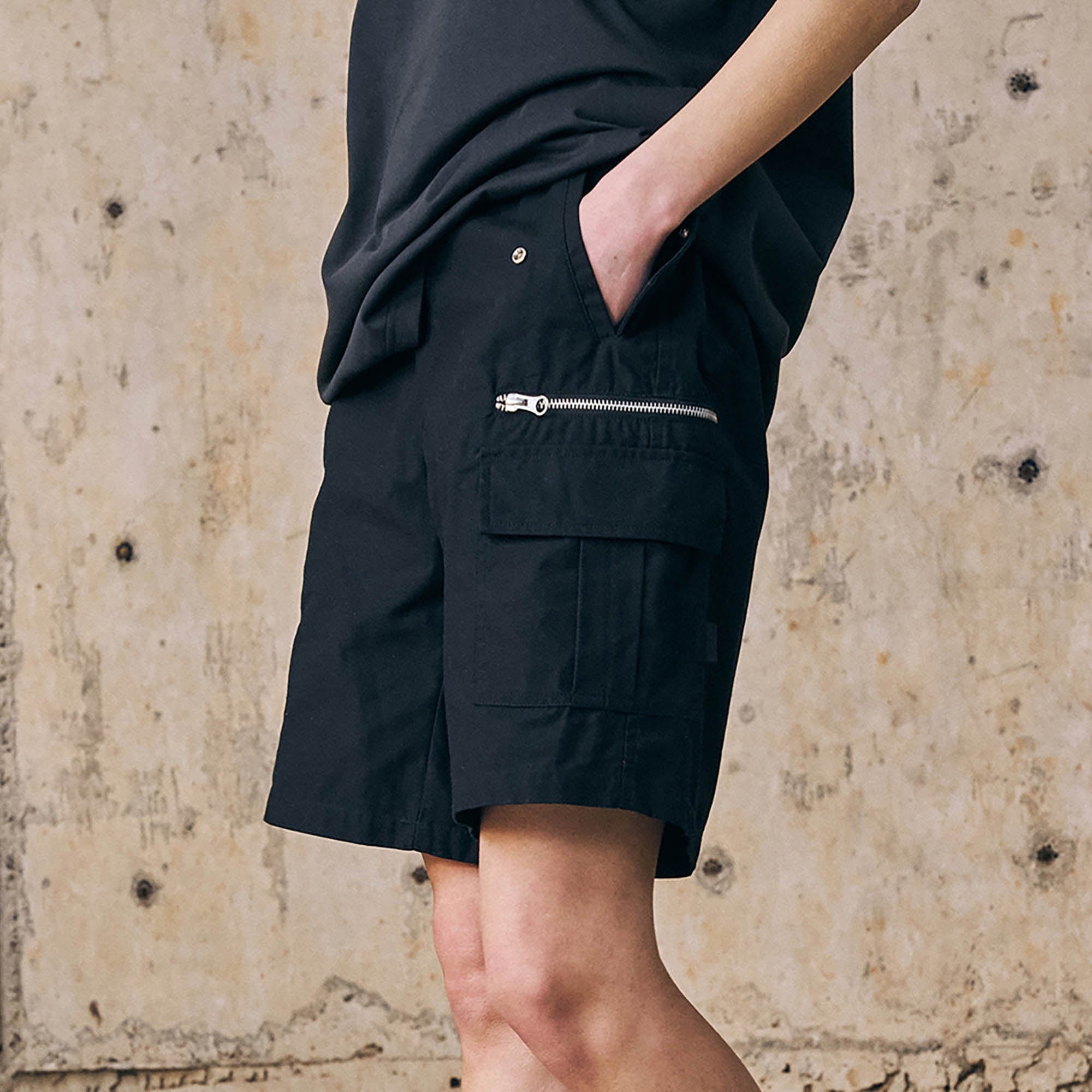 ENSHADOWER Modern Multi-Pocket Shorts