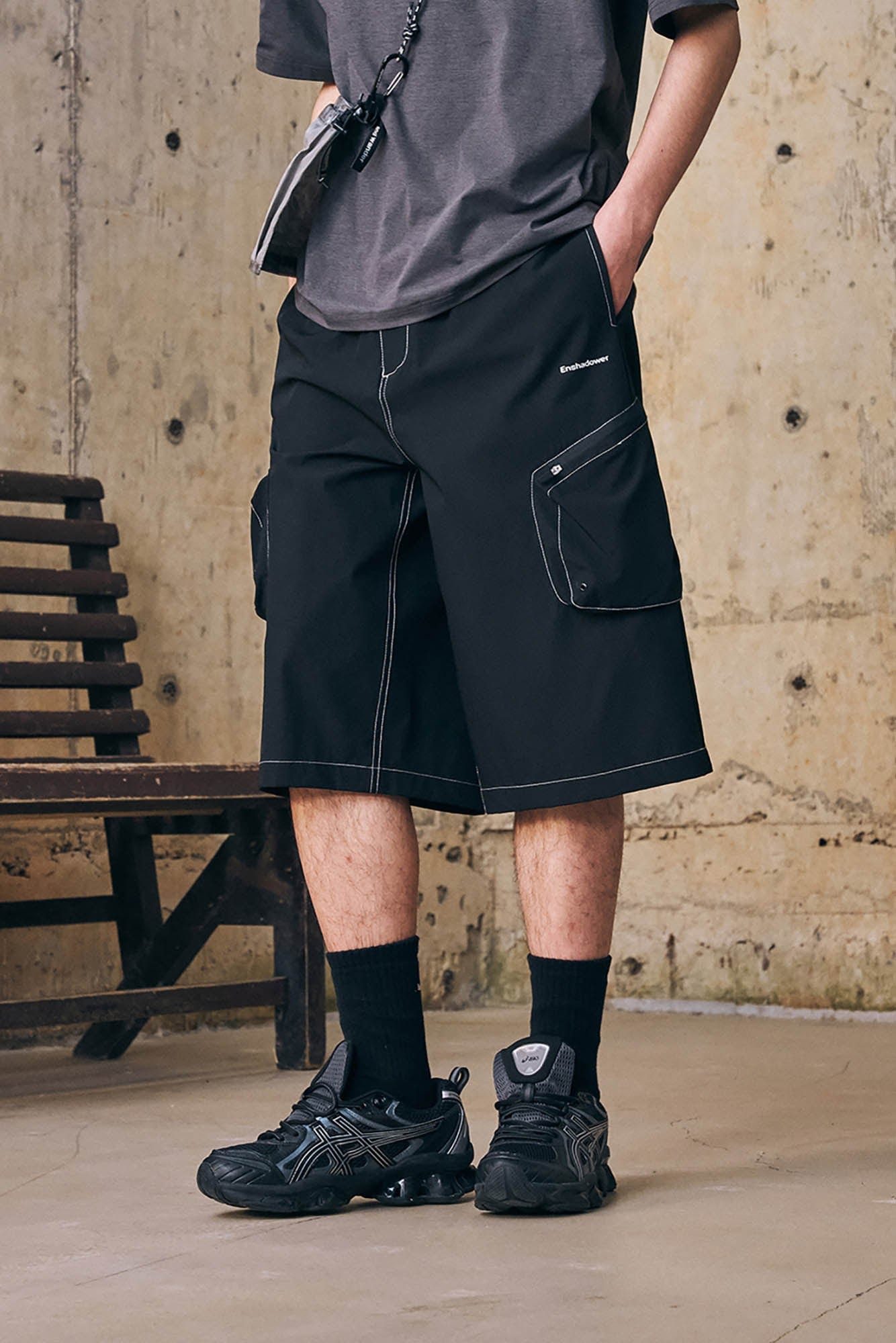 ENSHADOWER Stitched Multi-Pocket Cargo Shorts