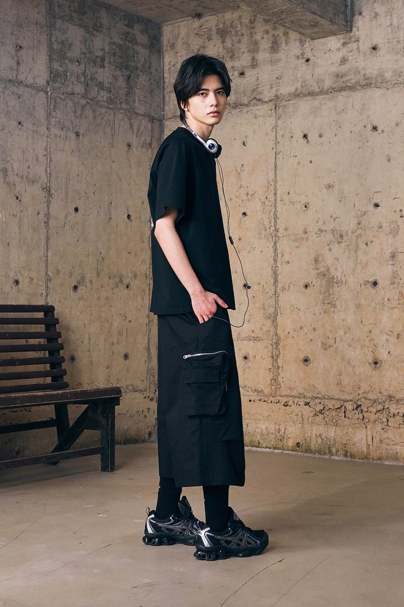 ENSHADOWER Utility Zippered-Pocket Cargo Shorts