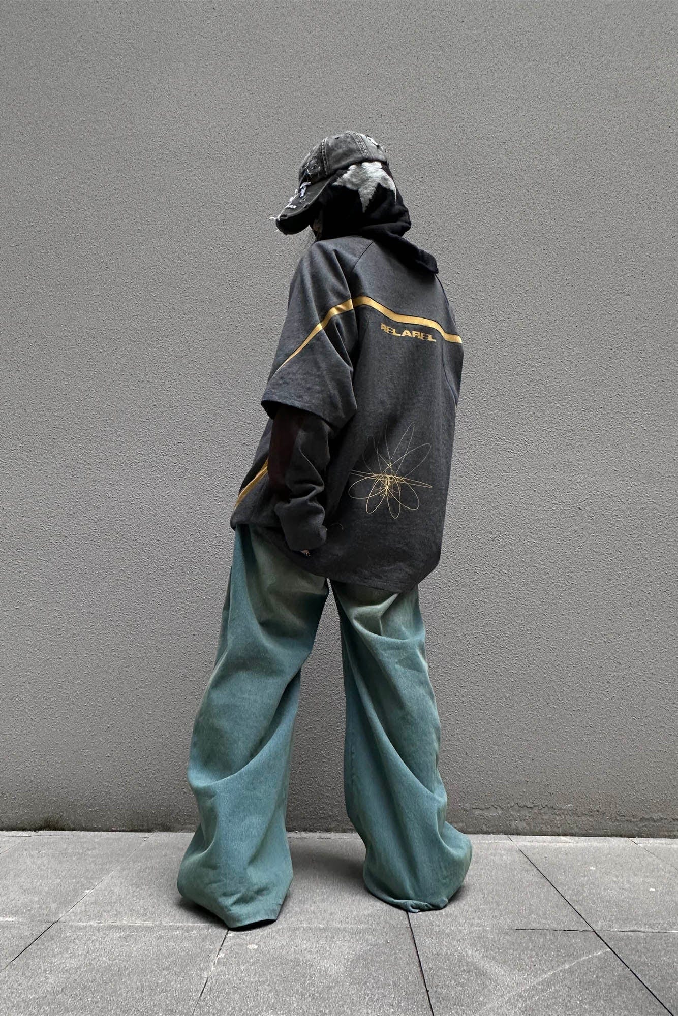 RELABEL Washed Pleated Waist Baggy Jeans