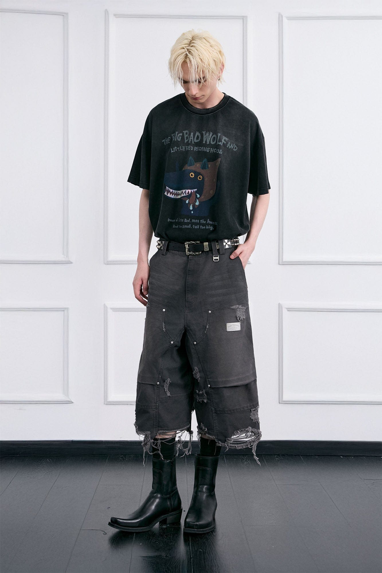 FACEONLAB Distressed Deconstructed Ripped Cargo Shorts
