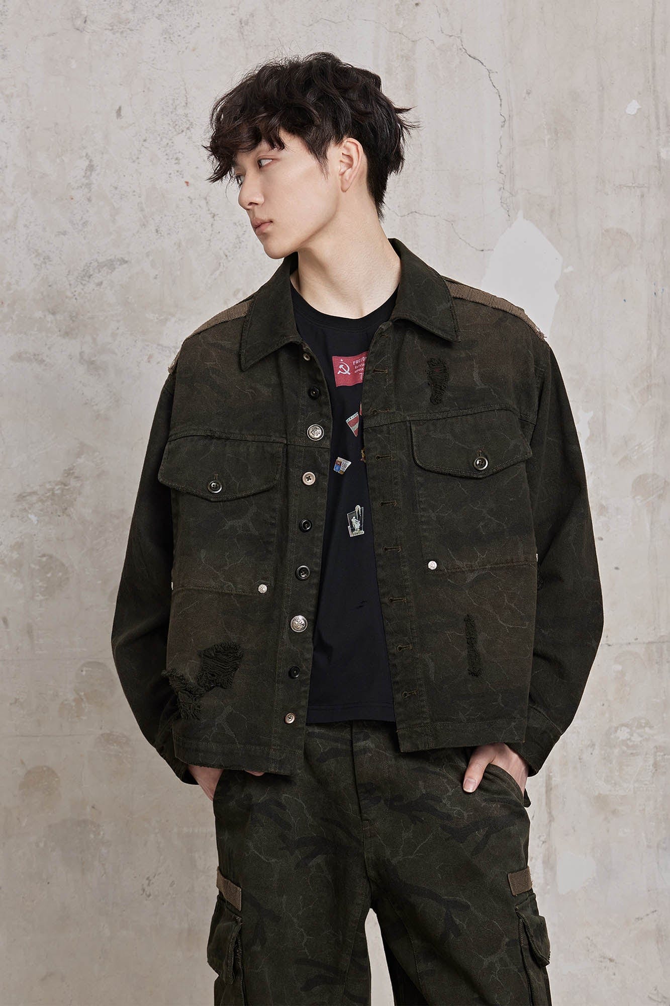FACEONLAB Distressed Cracked Flap-Pocket Military Jacket