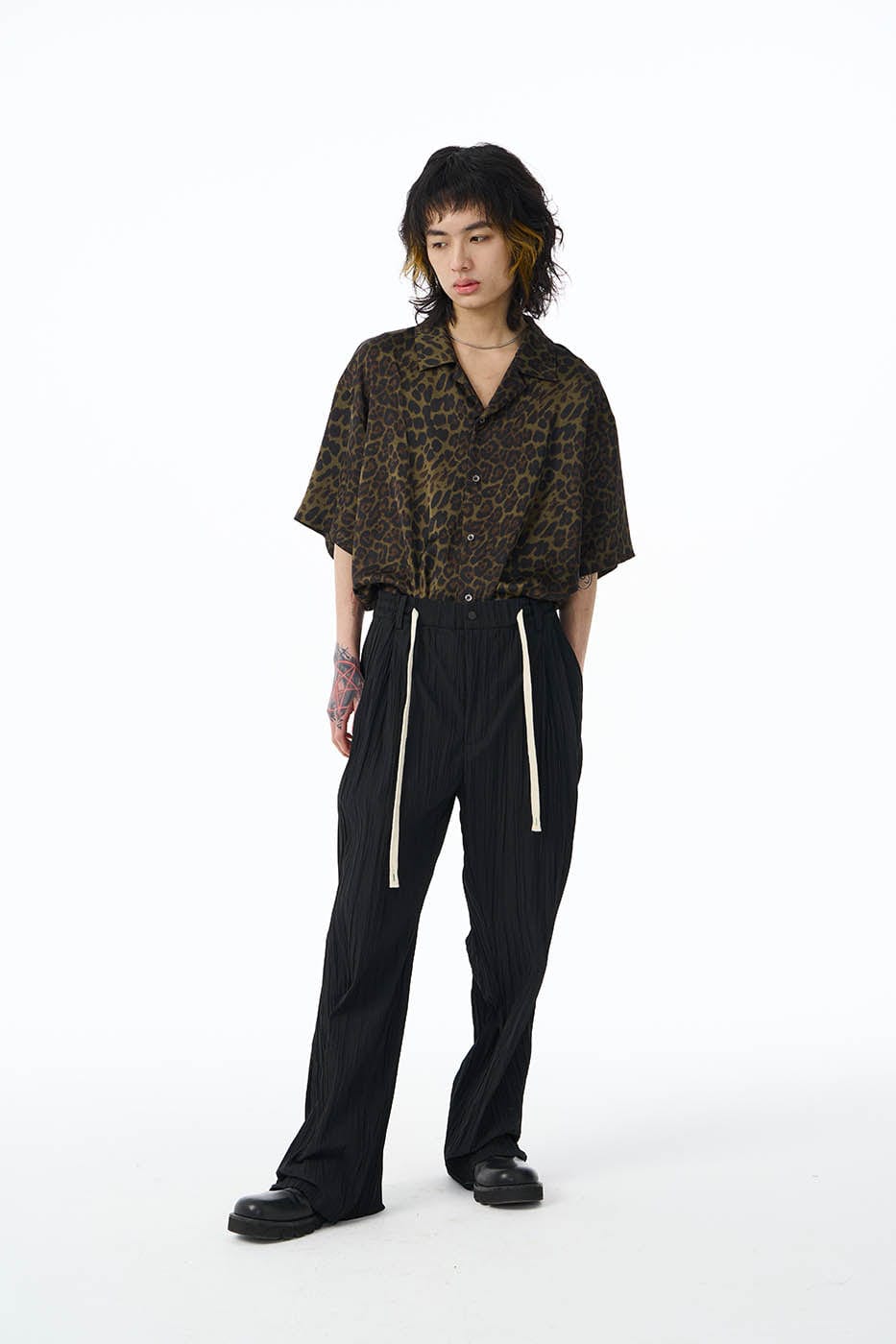 EPIC POETRY Leopard Half Shirt Dark Green