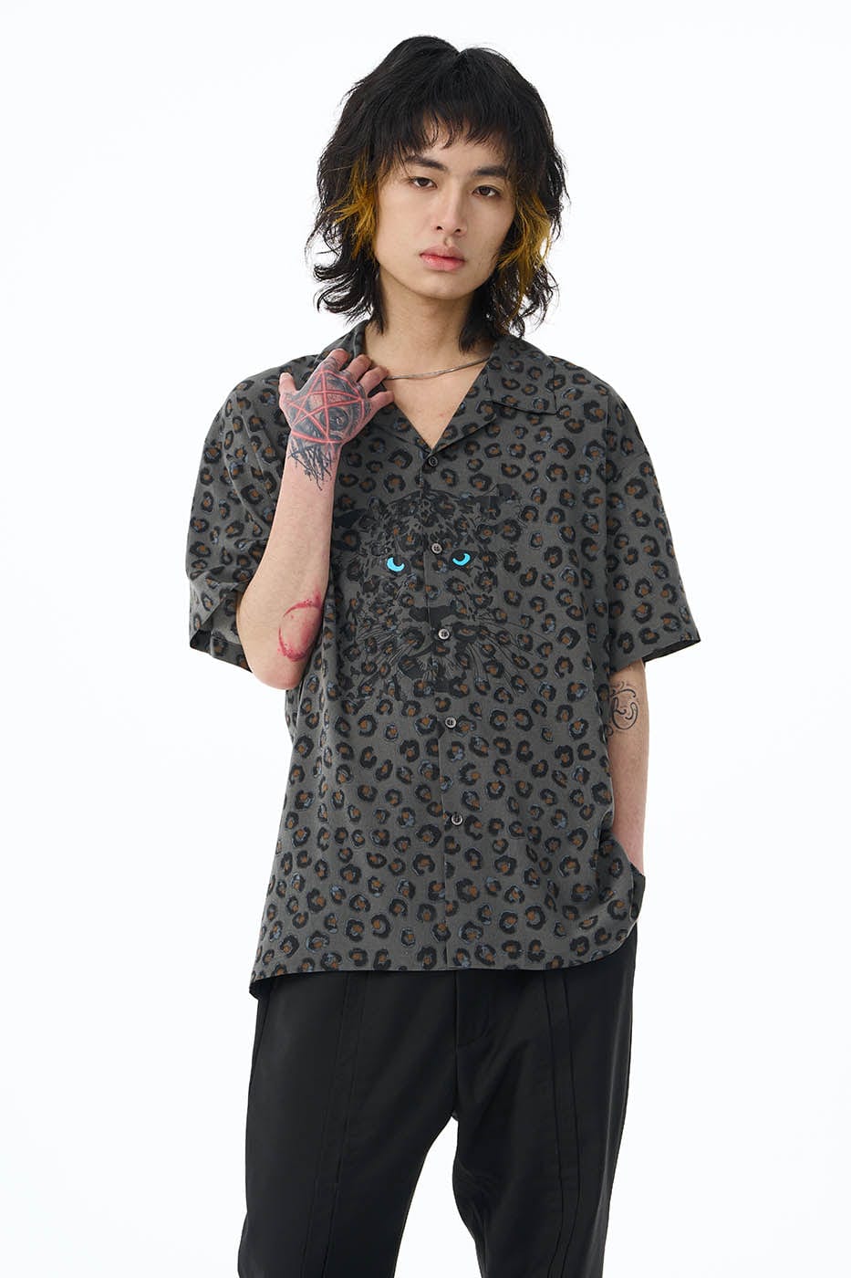 EPIC POETRY Leopard Face Half Shirt Grey
