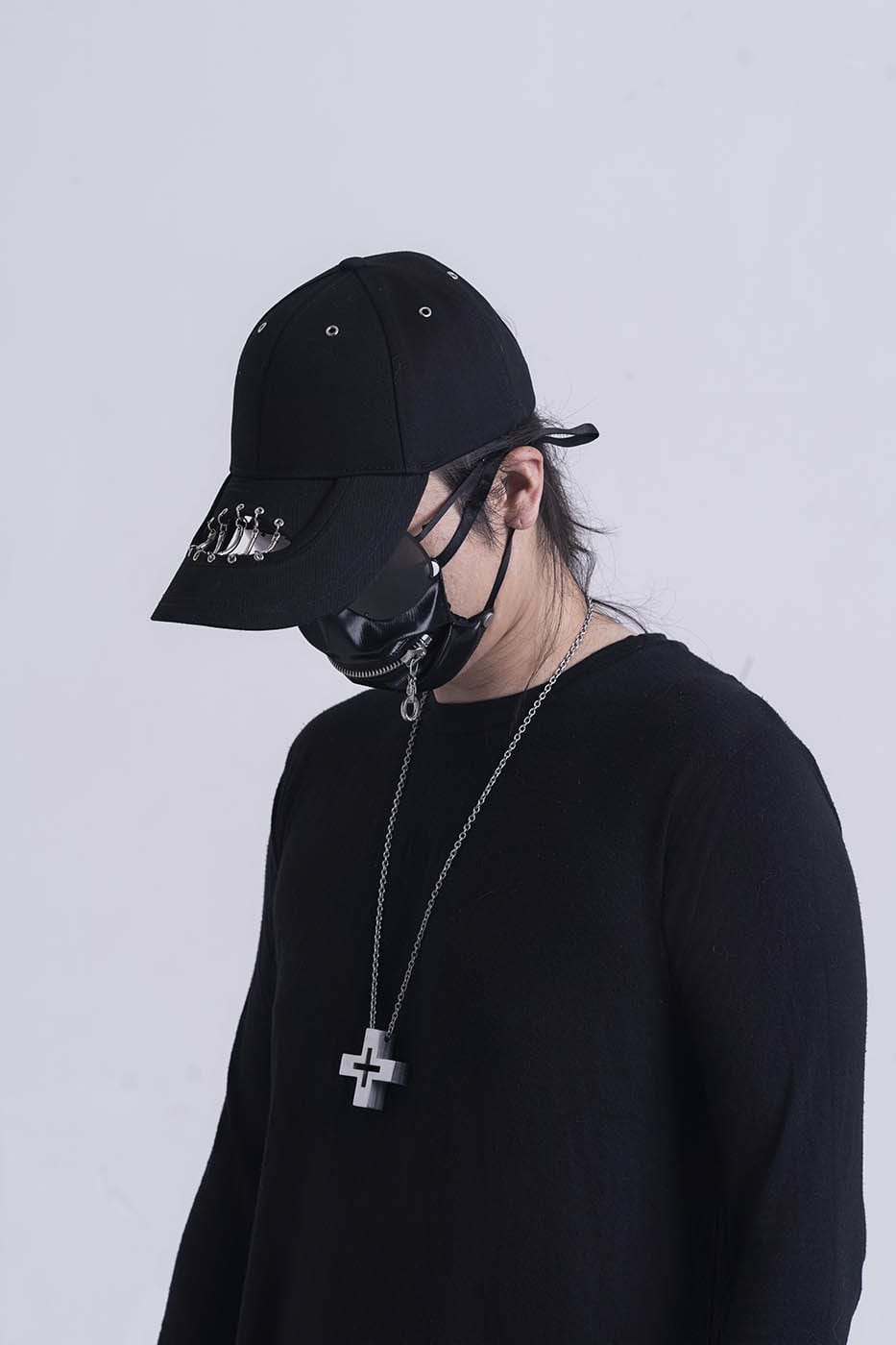 INSIDE OUT Chained Cut-Out Cap